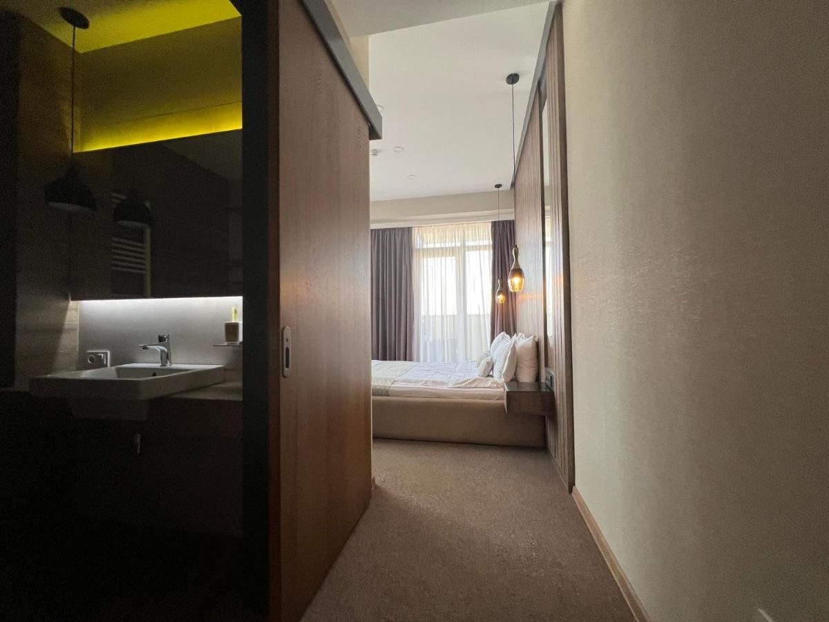 Hotel Sky Station Tbilisi Esterno foto