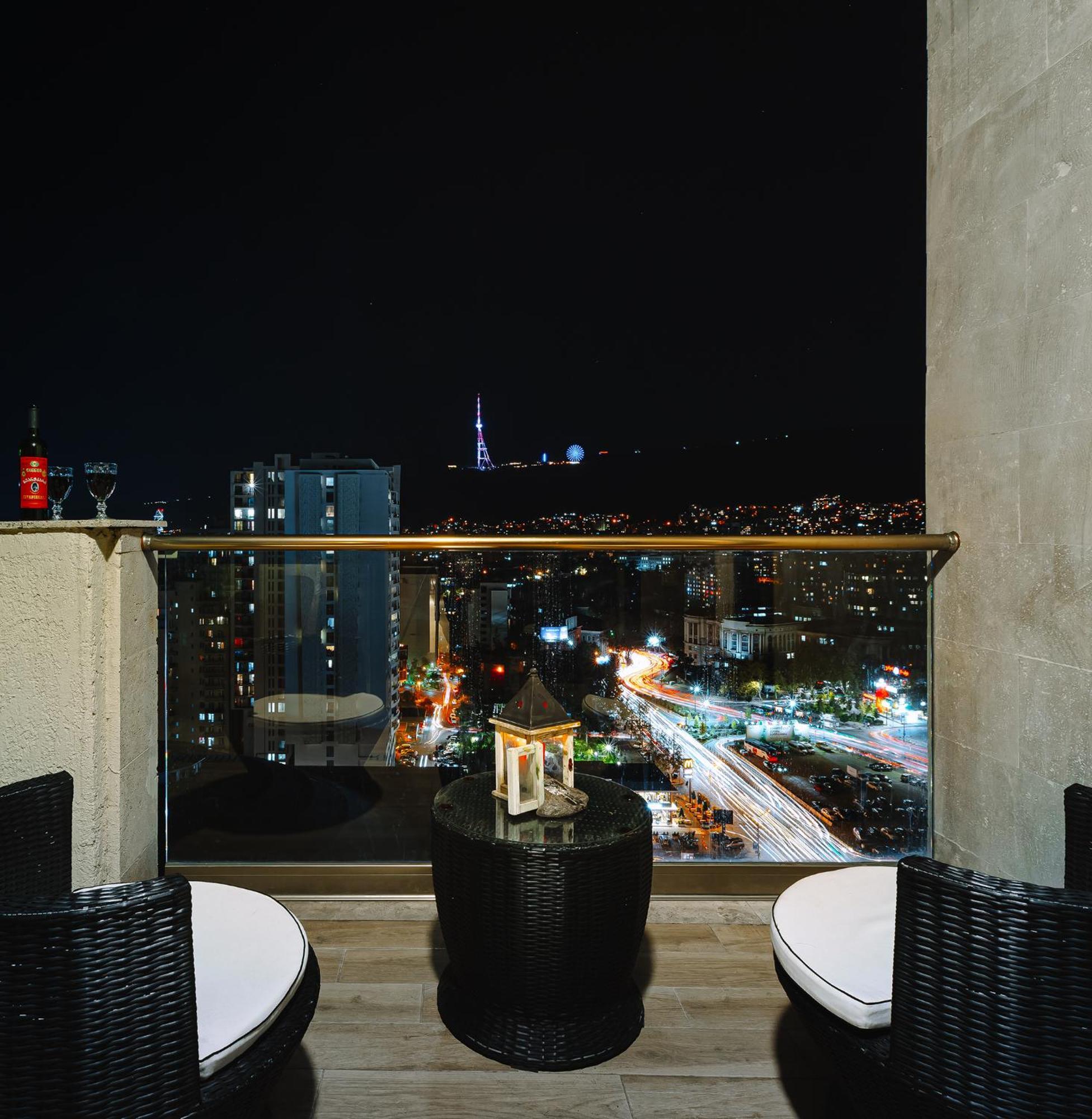 Hotel Sky Station Tbilisi Esterno foto