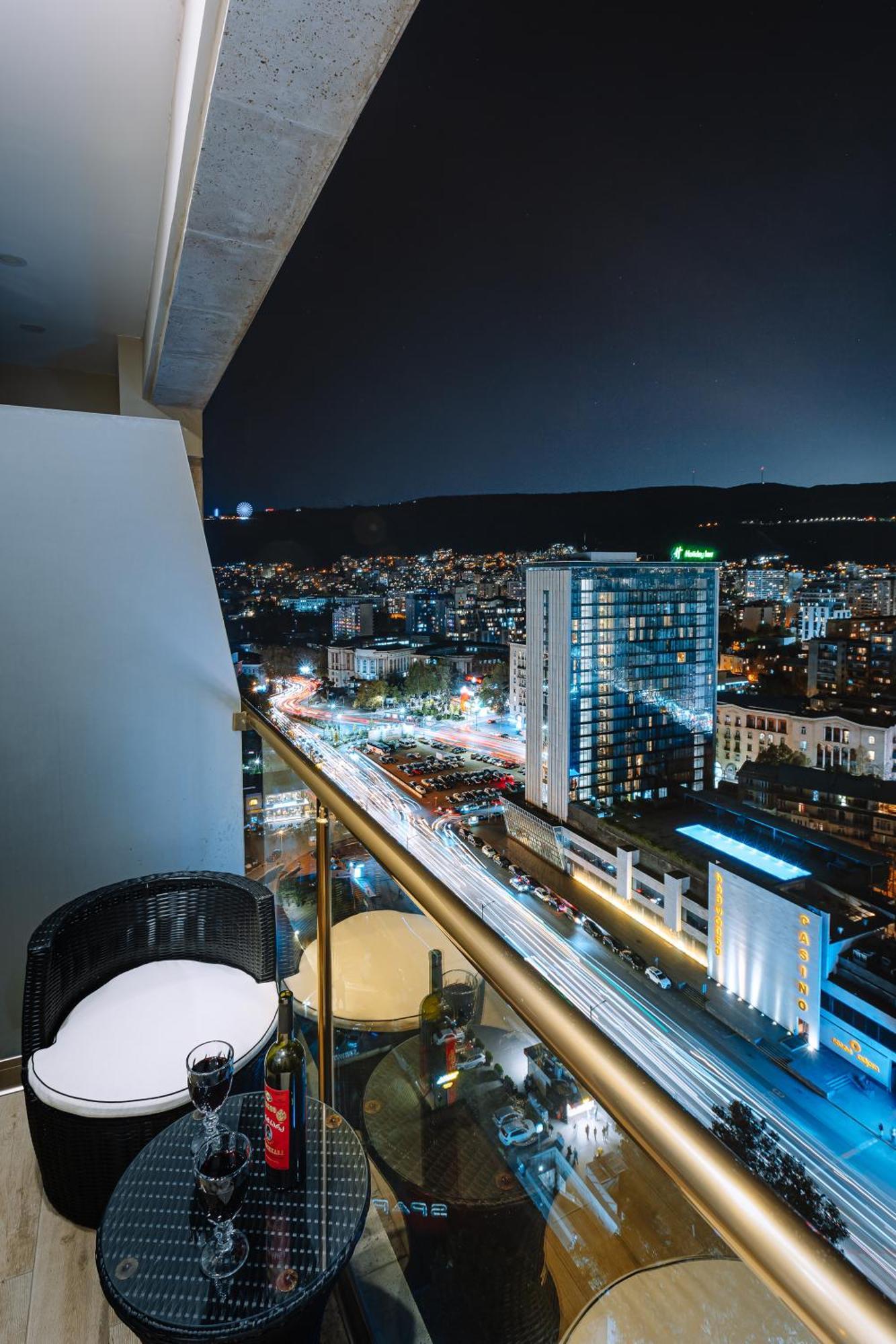 Hotel Sky Station Tbilisi Esterno foto
